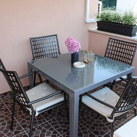 Studio Apartment Laura || Murter Exterior photo