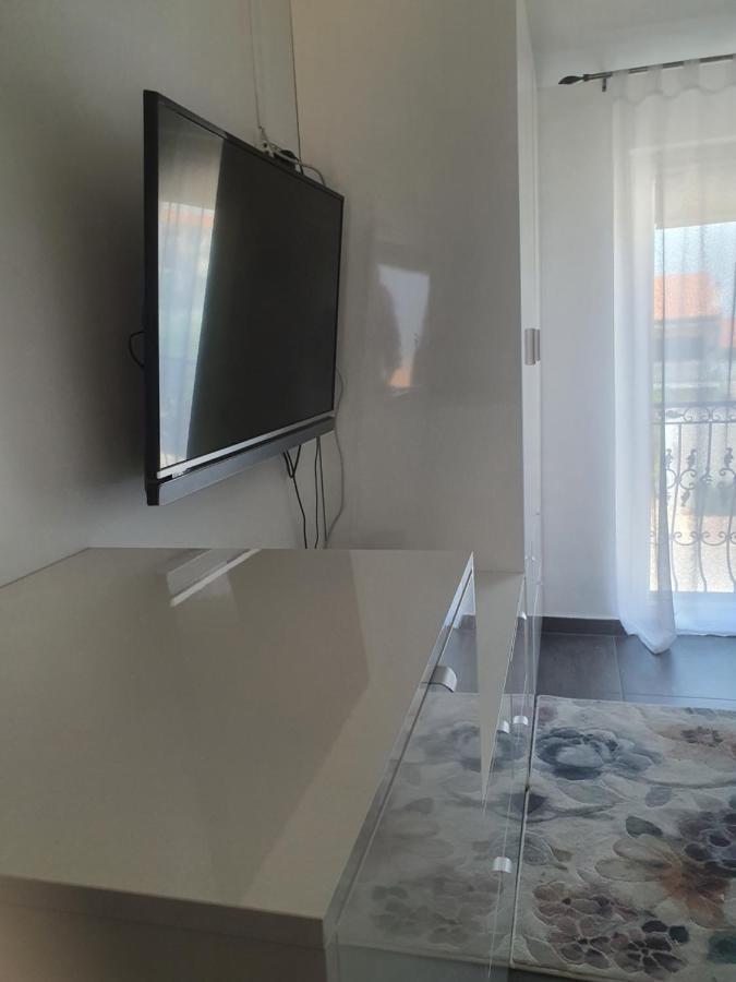 Studio Apartment Laura || Murter Exterior photo