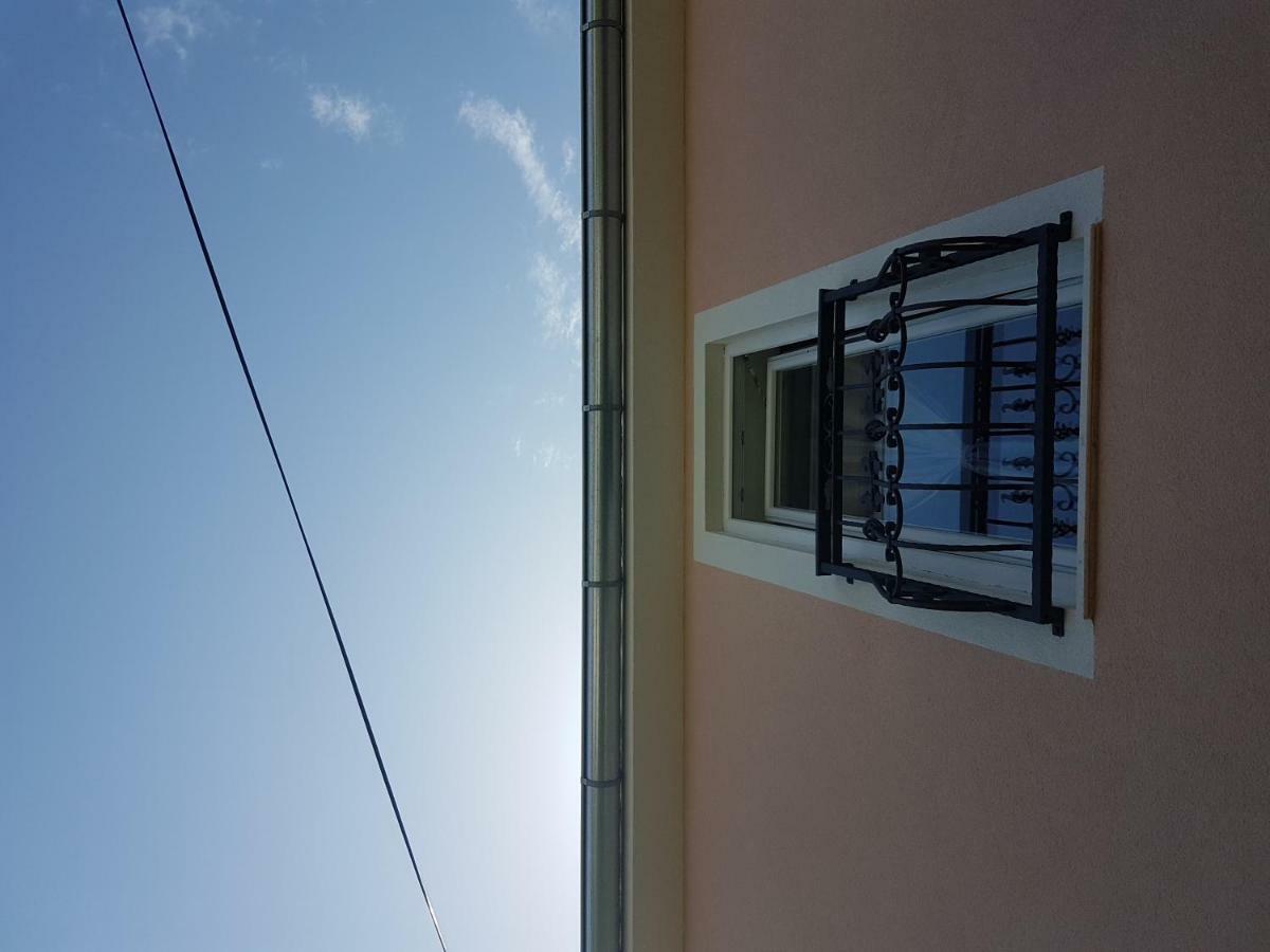Studio Apartment Laura || Murter Exterior photo